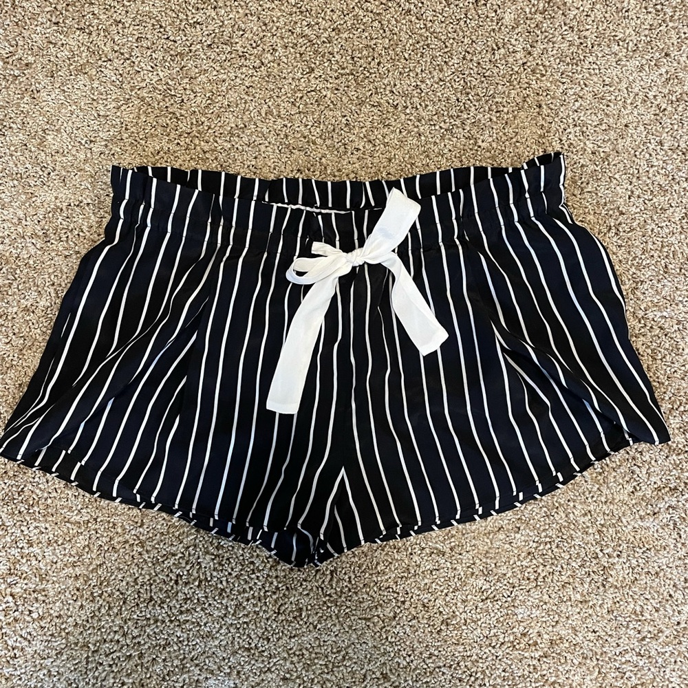 Wilfred silk shorts